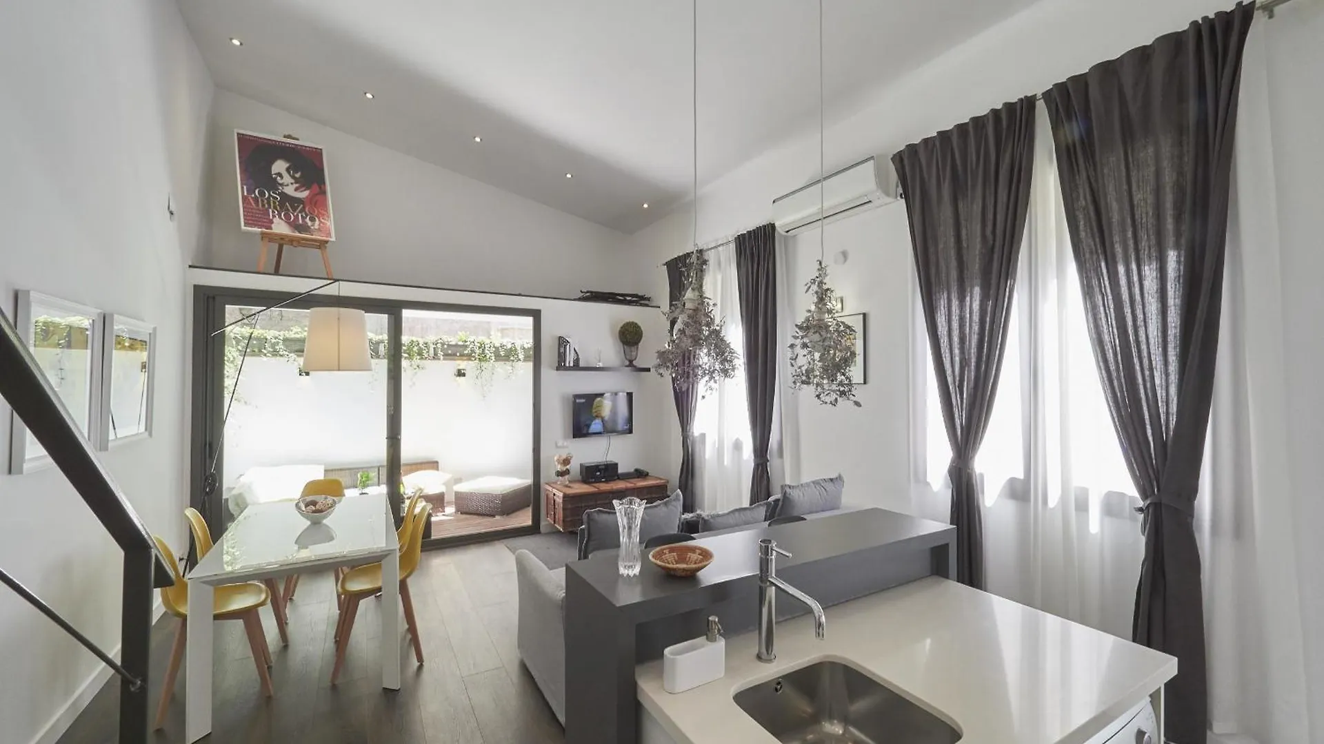 Loft Miro Apartment Barcelona